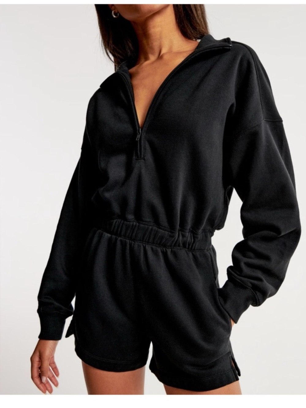 NWT Abercrombie & Fitch Women's
Long-Sleeve Fleece Romper in Black Size Medium